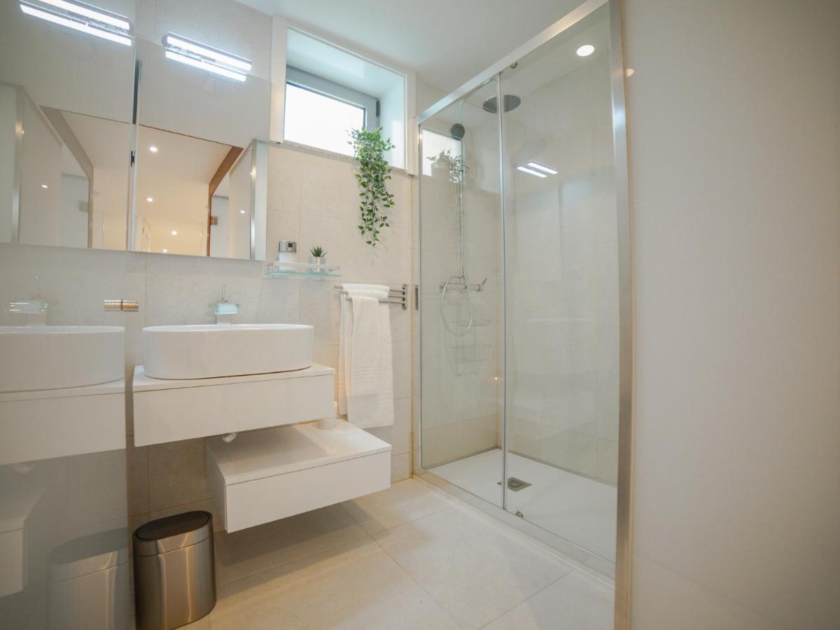 Guest - Maia House